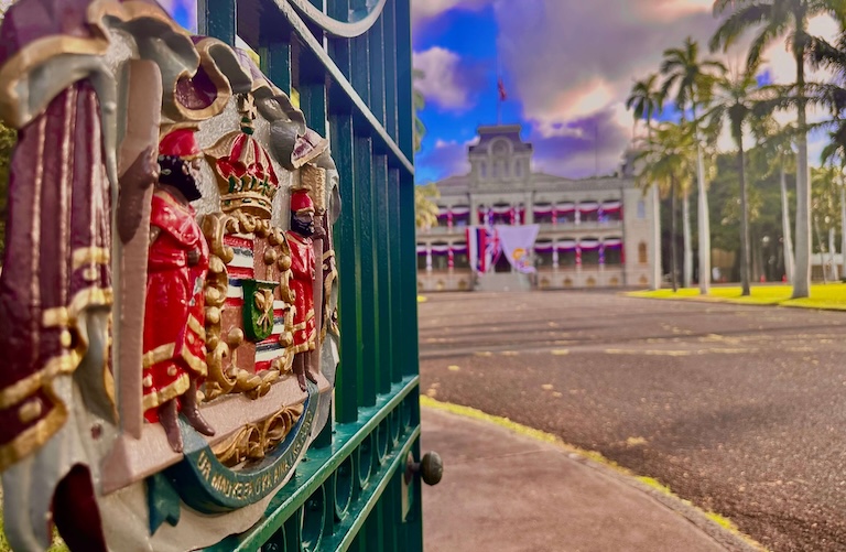Sunrise Iolani Palace